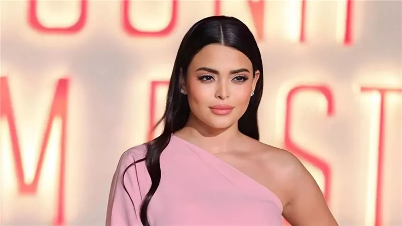 رد فعل مفاجيء من أسماء جلال على تشبيهها بـ مايكل جاكسون.. وهذا ما قالت
