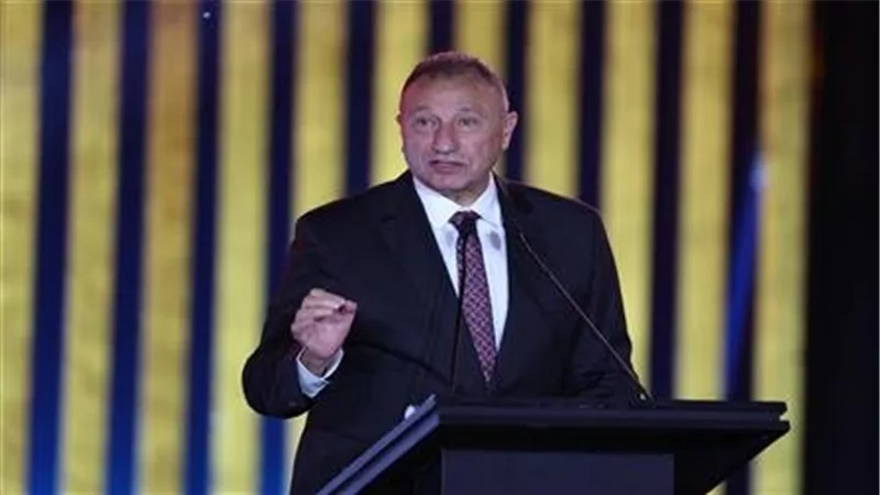 الهروب الكبير.. مجلة النادي الأهلي تستفز الزمالك بسبب الانسحاب والظروف القهرية