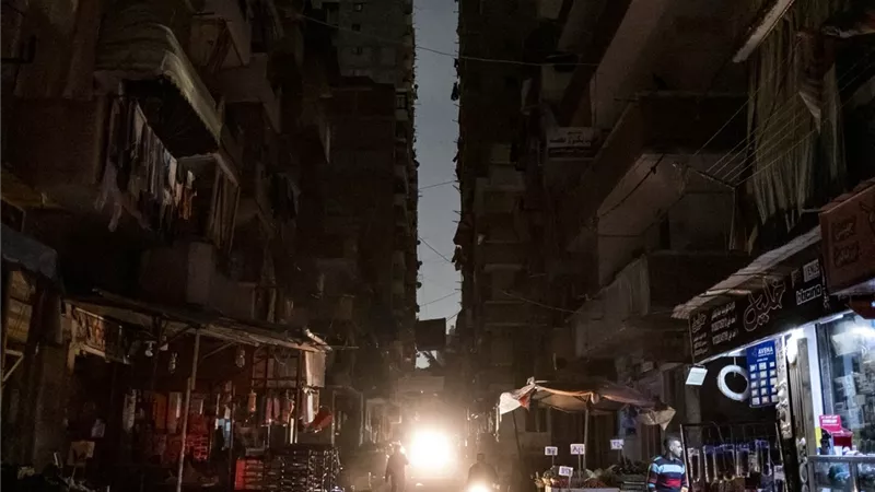 بعد قرار غلق المحلات التجارية لتخفيف الأحمال .. تحرك عاجل من البرلمان بشأن أزمة انقطاع الكهرباء