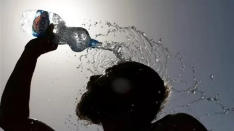 هجوم ظواهر جوية على البلاد . . الطقس السيئ يضرب مصر من جديدة تقرير الأرصاد يحذر من ارتفاع درجات الحرارة 