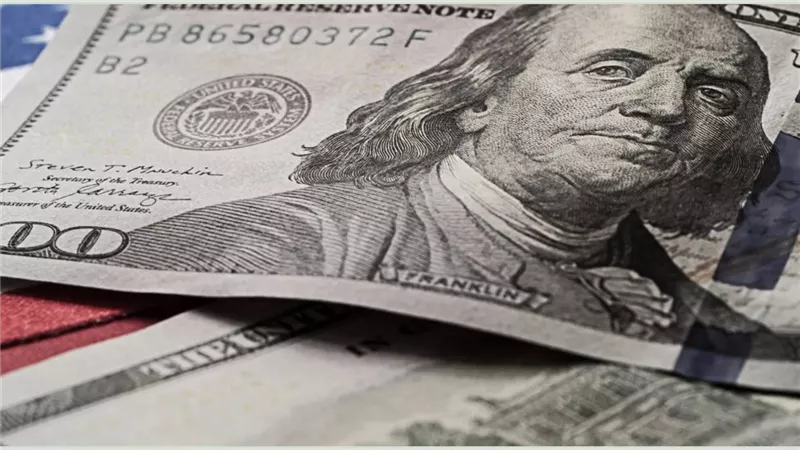 سعر الدولار اليوم الأحد مقابل الجنيه المصري بالبنوك .. وصل كام 1000 دولار بالسوق السوداء؟