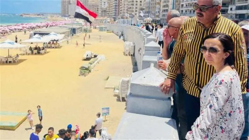 الاسكندرية رفع الأعلام الحمراء يعني إغلاقًا تامًا ومنعًا للزيارة وتنشر قائمة الشواطئ مفتوحة الآن