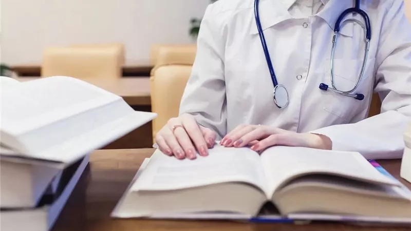 بشأن الالتحاق بكليات الطب .. بشري سارة لطلاب الثانوية العامة 2024