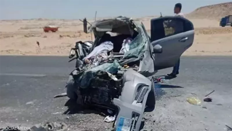 نجل فنانة شهيرة ينجو من الموت باعجوبة ويخرج سليما من السيارة 