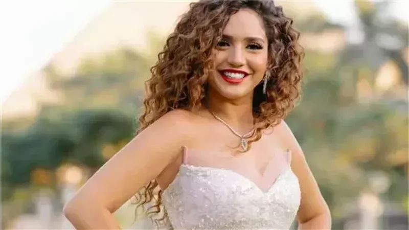 رنا رئيس تتـألق في آخر إطلالة لها بفستان أصفر وتنشر الصور عبر إنستجرام