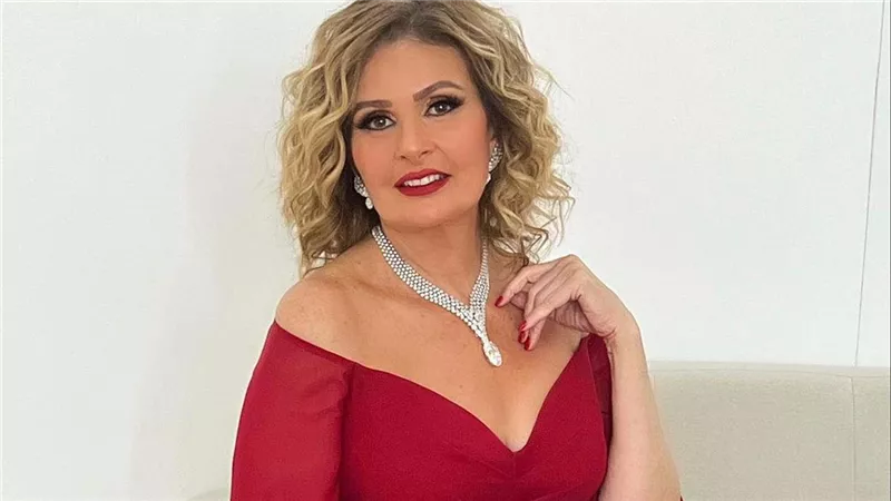 الزمن معداش يا أستاذة.. يسرا تظهر بإطلالة رائعة صيفية مميزة