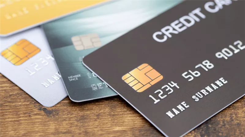 هدية البنك الأهلي .. جوائز نقدية تصل إلى نصف مليون جنيه لعملاء بطاقات الائتمان 