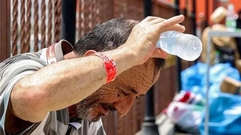 الأرصاد تحذر موجة شديدة الحرارة تضرب البلاد تستمر 10 أيام .. ماذا يحدث في طقس الأيام المقبلة؟