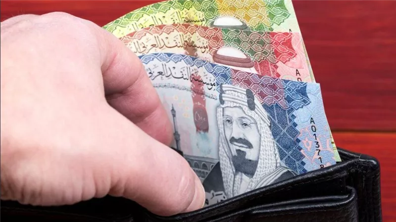 سعر الريال السعودي اليوم مقابل الجنيه المصري بالبنوك والسوق السوداء.. بكام 500 ريال بعد الزيادة الأخيرة؟