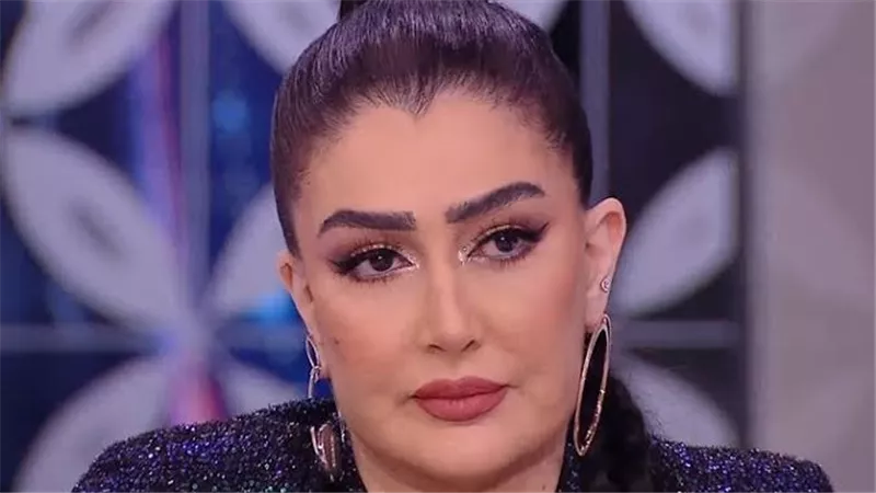 العصر الكلاسيكي.. إطلالة مميزة للفنانة غادة عبد الرازق للجمهور بشكل أنيق