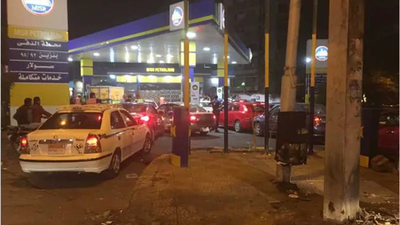 فول عربيتك بسرعة قبل ما يغلى .. هل من زيادة جديدة؟ البترول يكشف مصير تحريك أسعار السولار والبنزين بالفترة القادمة