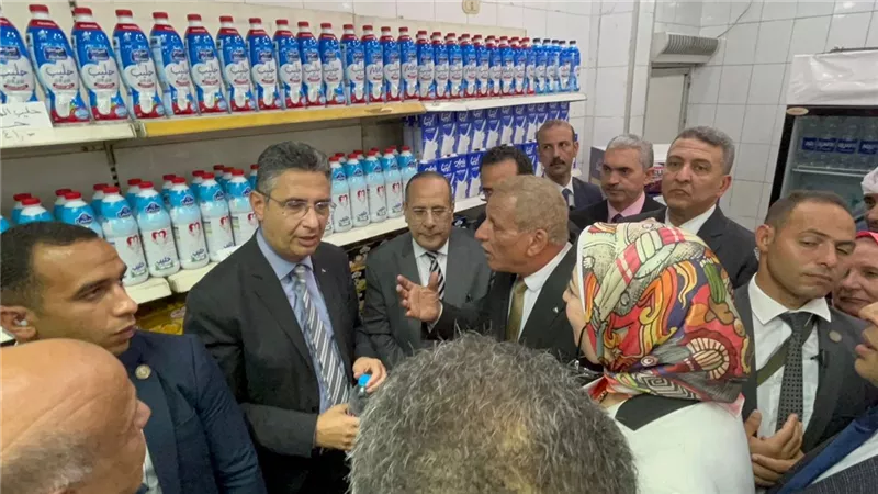 هل يواجه المواطنين أزمة في الحصول على سكر التموين؟.. الوزير يتحرك 