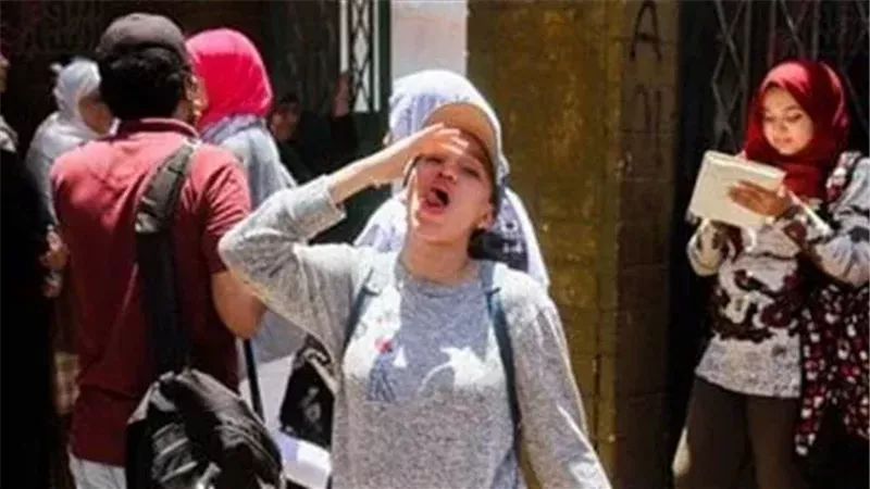 انقل على مادة تانيه بسرعة...وزير التعليم يزف خبر يستاهل مليون جنيه للمدرسين اللى اتلغت مودهم