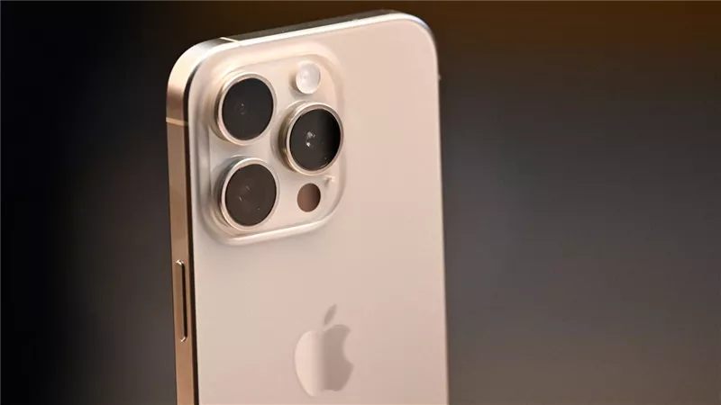 هل هذا هو iPhone 16؟ نظرة حصرية على أول صورة للهاتف المنتظر من ملايين العشاق لشركة آبل