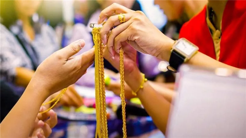 تراجع غير متوقع يضرب أسعار الذهب اليوم .. وعيار 21 يسجل هذا السعر الأن