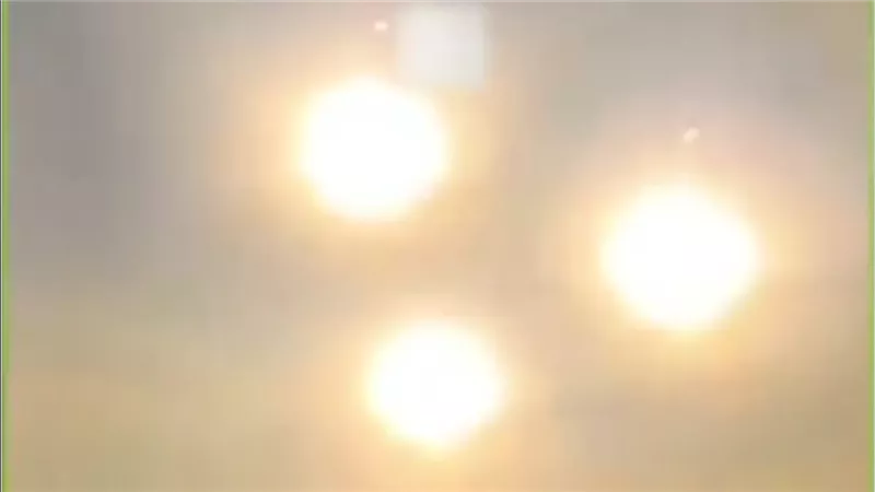 حاله من الجدل على «السوشيال ميديا» بعد توثيق مشاهد لظواهر غريبة تحلق في سماء المحافظات المصرية .. ايه الحكايه
