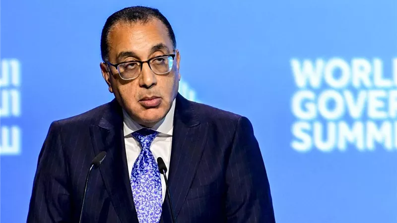 بيع مطارات مصر ....رد حازم ونارى من رئيس مجلس الوزراء يكشف الحقيقة
