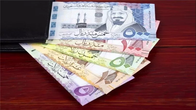 تجاوز 13 جنيه في البنوك! سعر الريال السعودي مقابل الجنيه المصري اليوم... هل ارتفعت عملة المملكة بالسوق السوداء؟