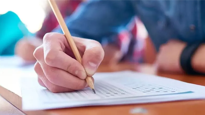 منها إلغاء مواد بالثانوية العامة .. مفاجآت بالجملة في مؤتمر رئيس الوزراء ووزير التعليم