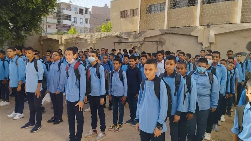 بعد إضافته لصفوف التطوير .. إعلان مواد الصف الأول الإعدادي الجديدة ومفاجأة من التعليم للطلاب