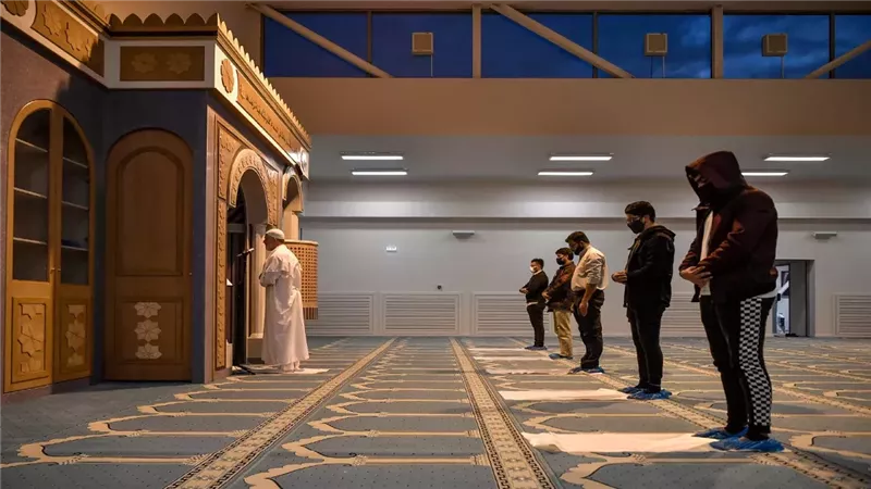 هل وزارة الكهرباء تغلق المساجد من أجل عدم سداد المديونية؟
