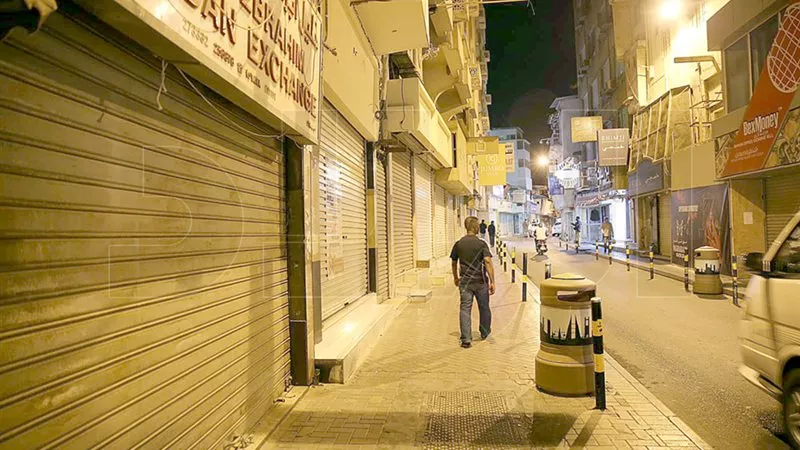 تطبيق مواعيد جديدة لغلق وفتح المحلات التجارية والمولات والمقاهي 