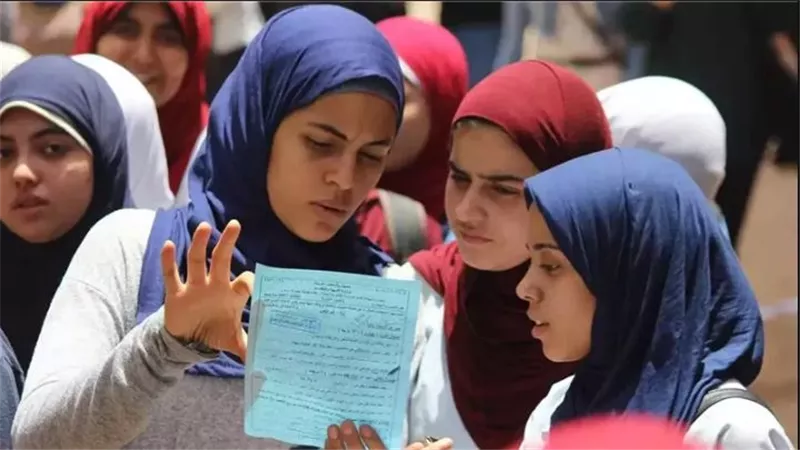 تدريس التاريخ للعلمي والأدبي بالثانوية وعقد 6 امتحانات بالعام الجديد: الوزارة تفاجئ هذه الصفوف