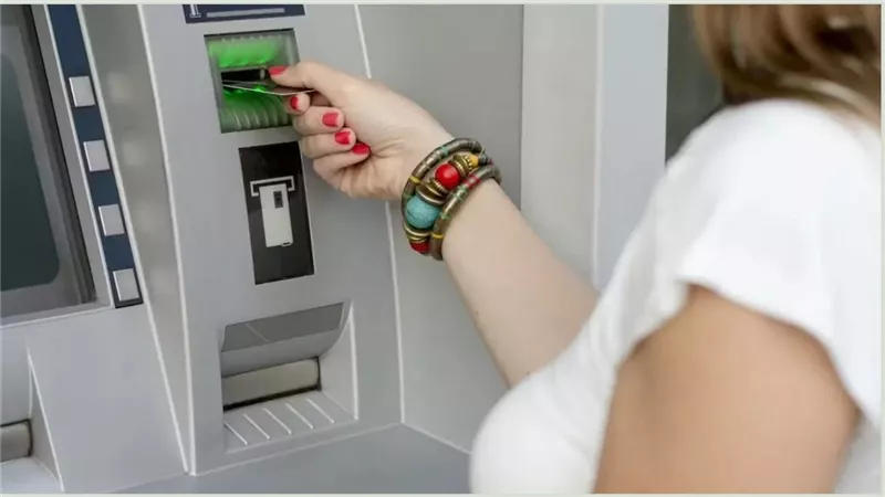 البنك الأهلي يطلق خدمة جديدة قل وداعًا لطوابير الـ ATM: إزاي تصرف معاشات سبتمبر 2024 بسهولة وراحة في أي وقت؟