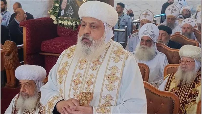 فيديو للأنبا ميخائيل يثير إعجاب مواقع التواصل الاجتماعي: ماذا فعل أسقف حلوان والمعصرة مع الأطفال؟