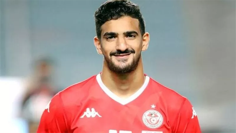 الصورة اتسربت...شاهد لحظة وصول اشرف دراى إلى أرض مصر للانضمام رسميا لصفوف فريق النادي الأهلي
