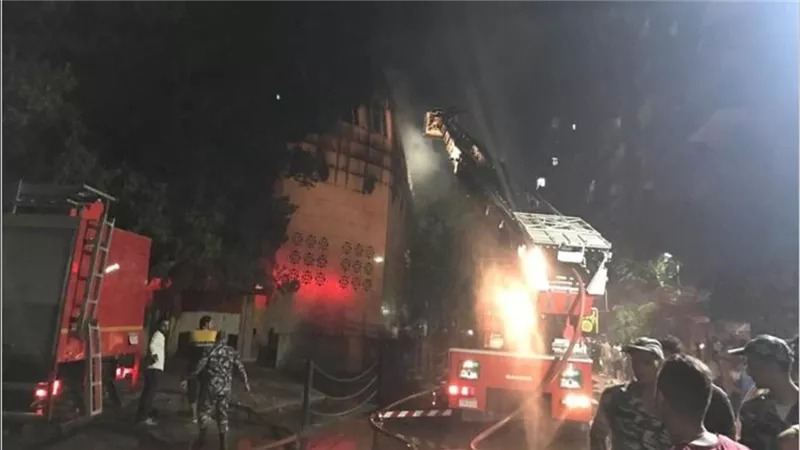 معدن المصريين ..انتفاضة المسلم قبل المسيحى لإخماد حريق مطرانية بني سويف الدين لله والوطن للجميع