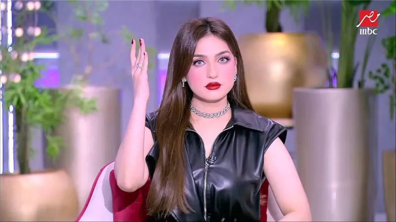 ياسمين عز تهاجم تكاليف الأدوات المدرسية: ليه 