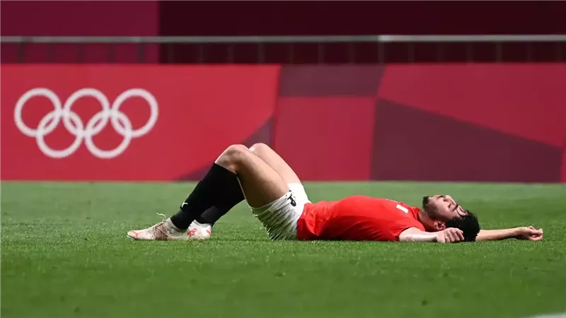 هل لدينا ازدواجية معايير أم نؤمن ببعض الكتاب.. أكرم توفيق يكشفنا