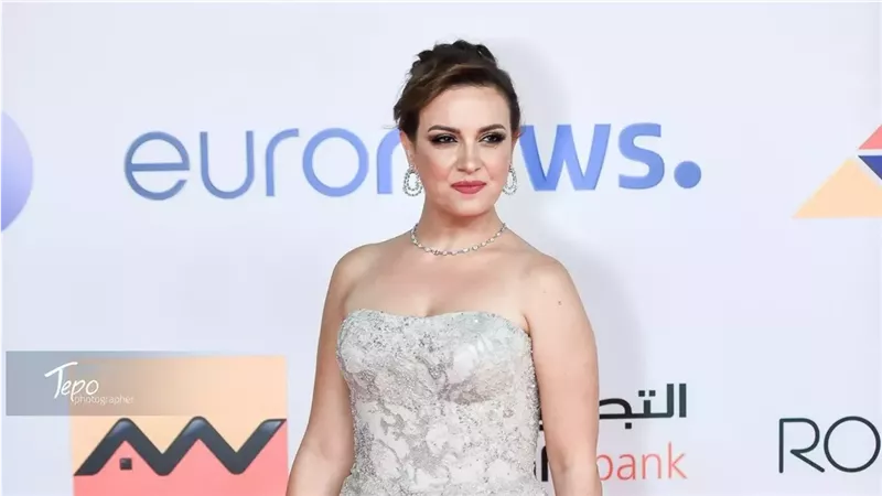 أول مرة تعمل كده.. ريهام عبد الغفور تظهر في إطلالة جريئة 