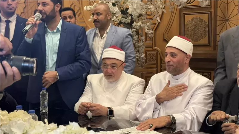 محامي: بيقول الحجاب فرض والقصة كلها سبوبة.. رمضان عبد الرازق تحت الهجوم