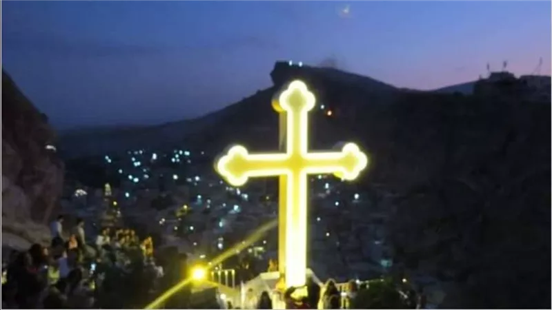 365 صليبًا و8 وثائق توثق رحلة خشبة الصليب المقدس بدير الأنبا بيشوي