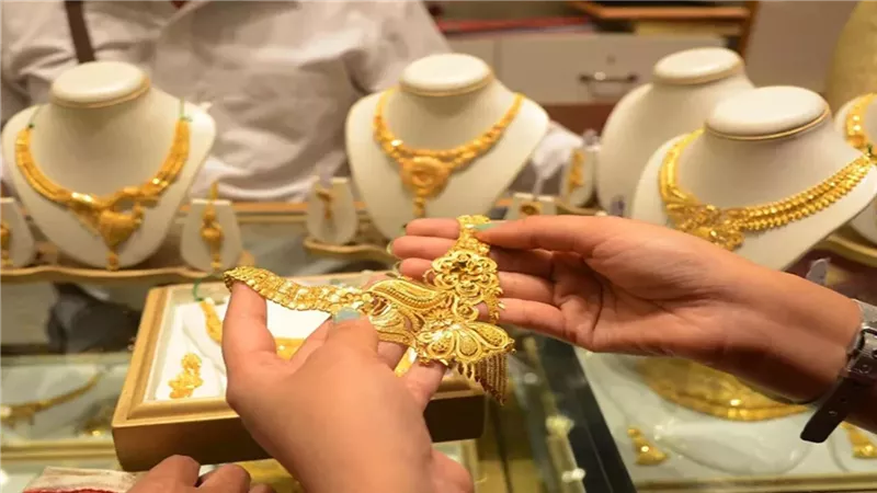هبوط أسعار الذهب بالسوق المحلي .. ومفاجأة في سعر الجنيه الآن