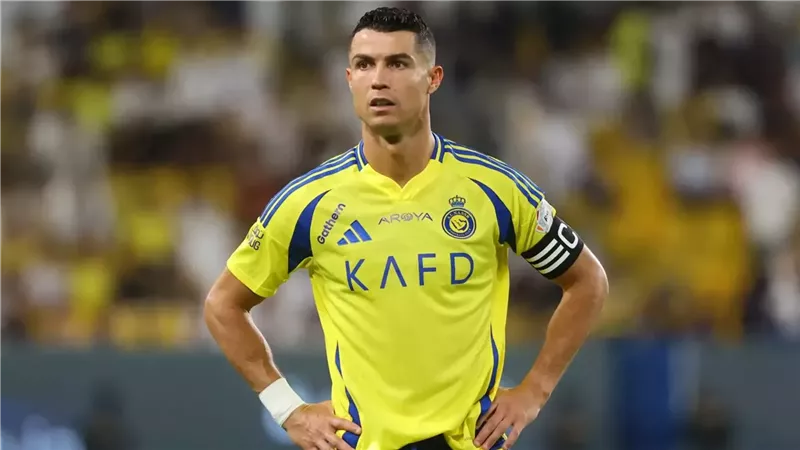 كريستيانو رونالدو ينشر تغريدة محيرة على حسابه تُشعل الإنترنت...وموقف الأندية المشاركة في كأس العالم للأندية من التعاقد معه