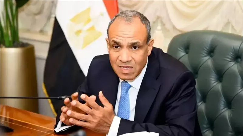 وزير الخارجية: فتح الطرق المغلقة أمام جميع السفارات الأجنبية بمصر وإزالة الحواجز 