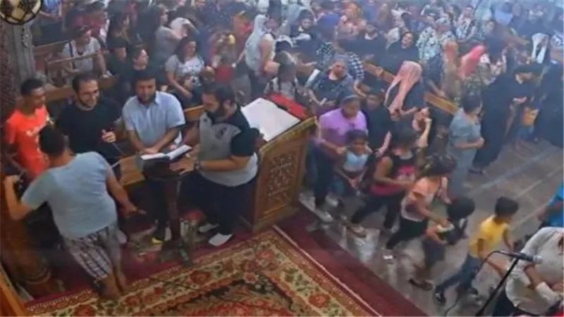 شهود عيان يؤكدون وصول تهديدات بنسف كنيسة مكسيموس ٤٥ العصافرة وقوات الأمن تحاوط المكان