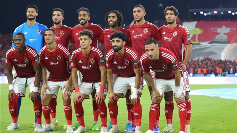 أول أمر قاموا به لاعبي النادي الأهلي بعد الهزيمة من الزمالك.. ما القصة؟