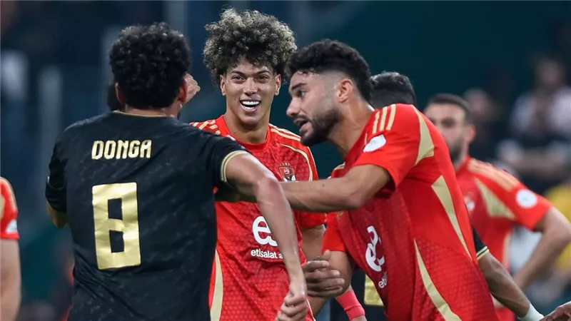 الأهلي يحيل إمام عاشور للتحقيق ويوقع غرامة بعد مشاداته في السوبر الأفريقي