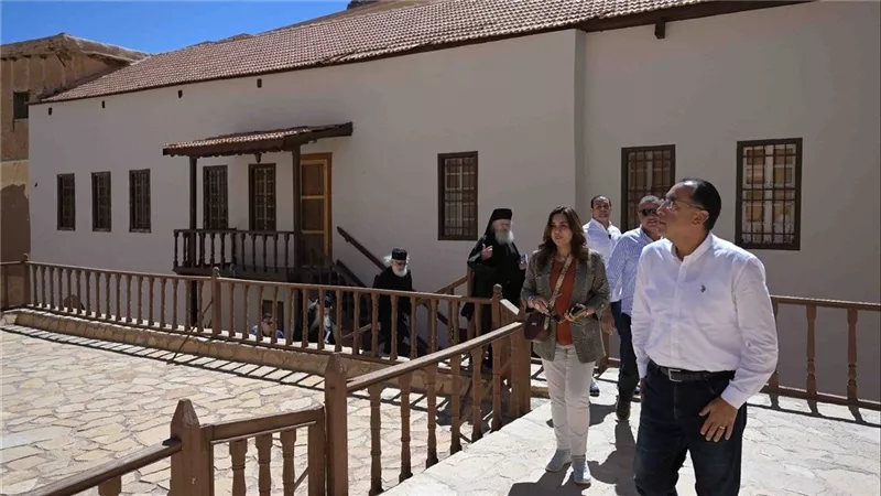 ما سر زيارة رئيس الوزراء لدير سانت كاترين؟.. اعرف التفاصيل