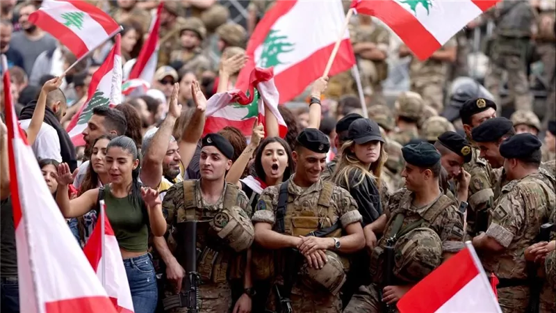 انسحاب الجيش اللبناني من الحدود.. صدمة قوية لشعب لبنان الشقيق وتوغل بري من الكيان