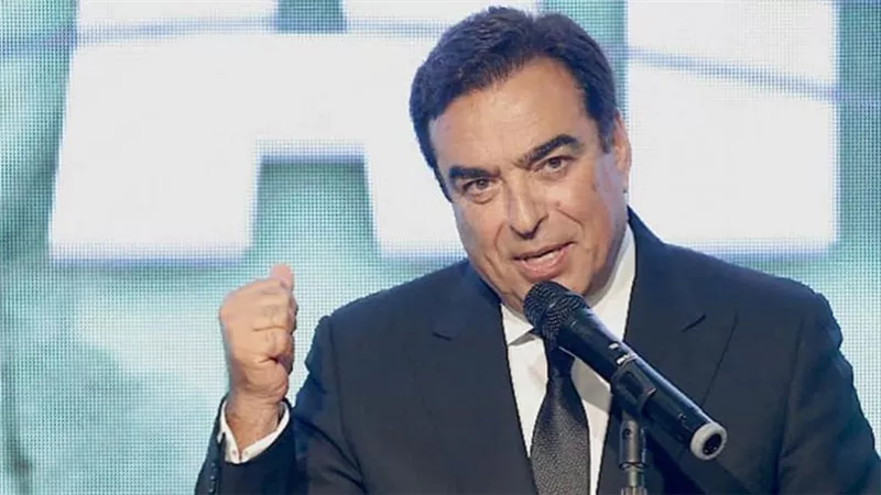 مش اول مره اسمع الإشاعة دى ...جورج قرداحى يتصدر التريند بسبب رده الجرئ...فهل دخل الإسلام فعلا؟
