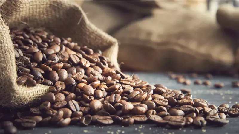ارتفاع كبير في أسعار البن يهدد مزاج عشاقها وصنعها والتجار وشبعة البن تكشف الأسباب