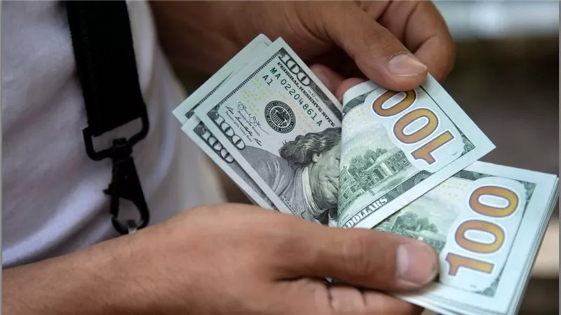مع تصاعد الحرب.. سعر الدولار يواصل قفزاته أمام الجنيه المصري في البنوك اليوم الاثنين