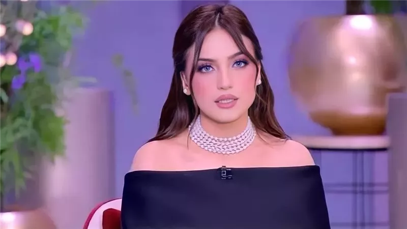 لبسته قدام أحمد كريمة قلعته قدام مبروك عطية.. ليه ياسمين عزم بتعمل كده؟