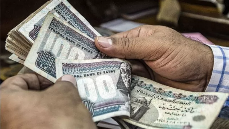 بشرى للموظفين: مطلب برلماني للحكومة بشأن الحد الأدنى للأجور بعد زيادة البنزين
