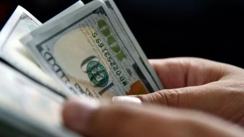 سعر صرف الدولار مقابل الجنيه المصري خلال منتصف تعاملات اليوم 15-10-2024 في البنوك : الاخضر بكام في السوق السوداء ؟